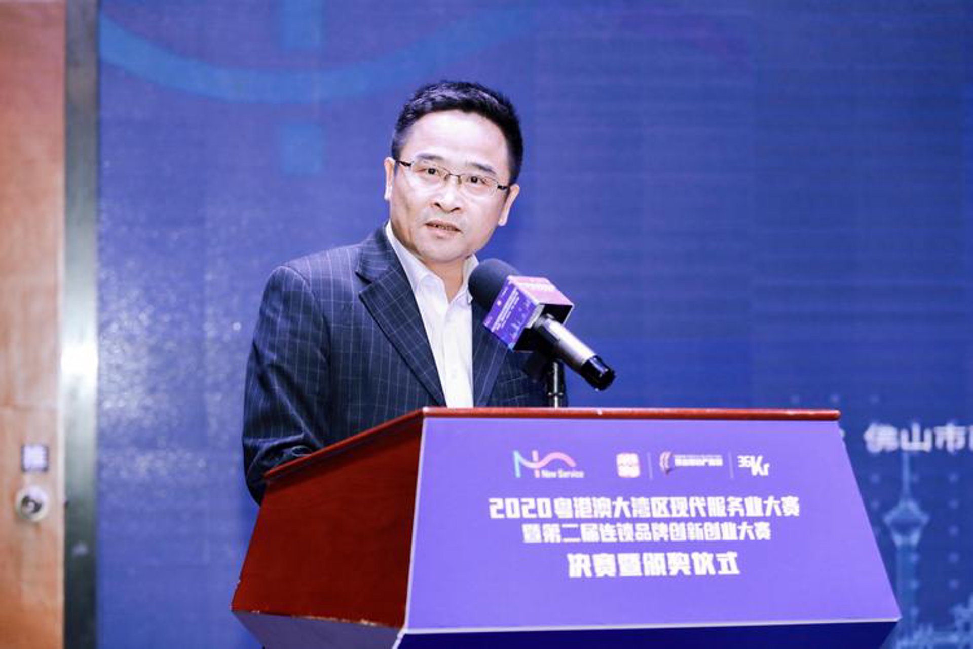 李侃律师